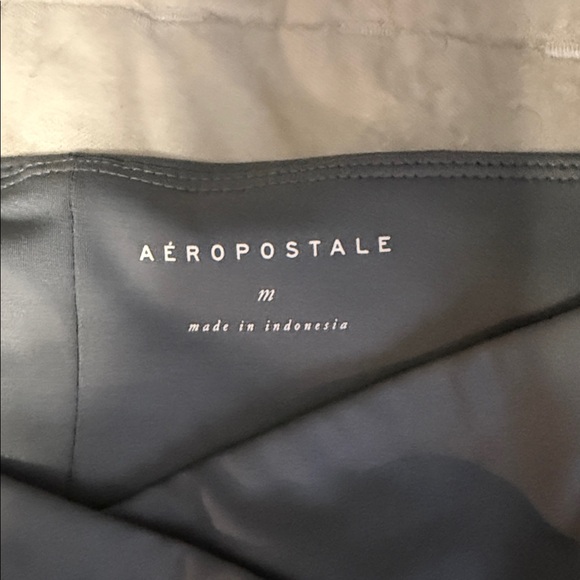 Aeropostale women’s Gray Leggings - Picture 3 of 3